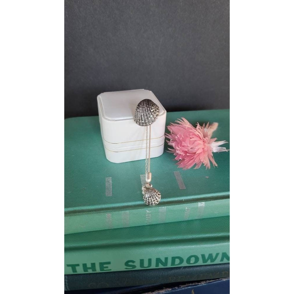 Vintage Silver Tone Metal Shell Stick Pin